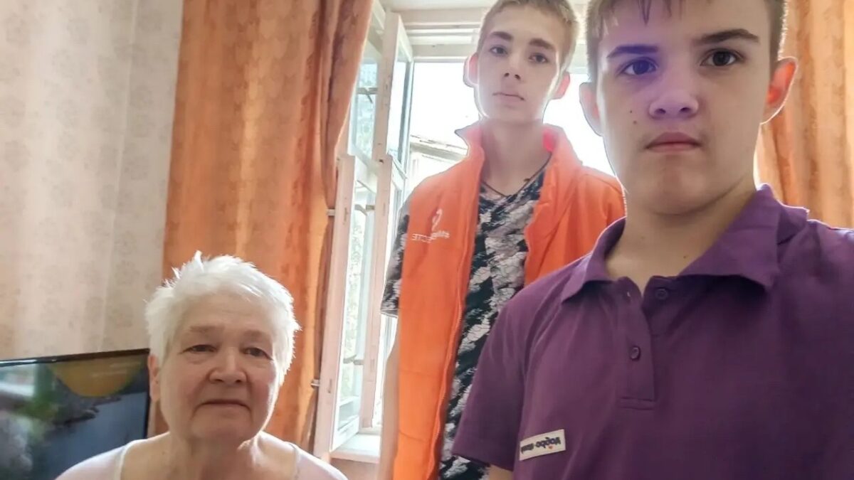 Проект «Время помогать»: в городе Назарово волонтёры оказывают адресную помощь нуждающимся.