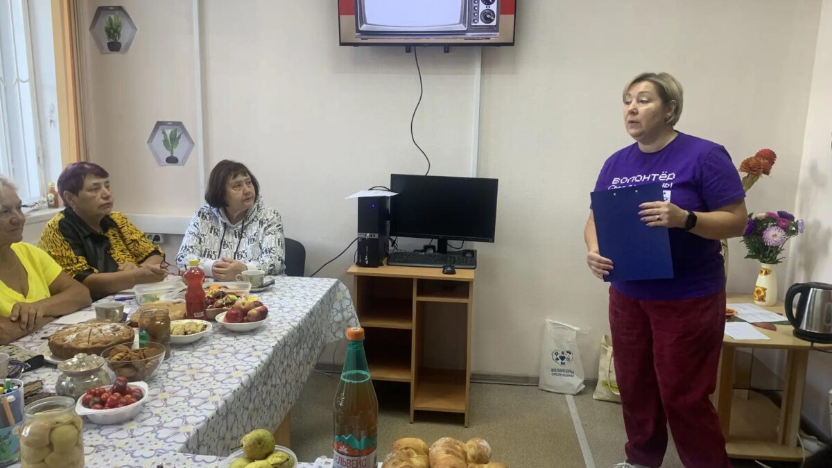 «Кинознайка»: как Шумячские серебряные волонтёры отметили День кино.
