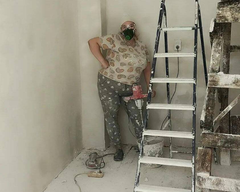 «Из сухой смеси — в произведение искусства»: интервью с мастером декоративной отделки Анастасией…