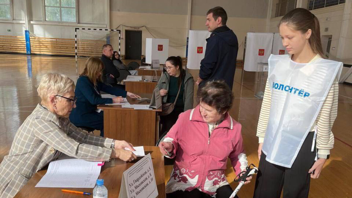 Более 50 000 волонтёров помогли избирателям на выборах в Госдуму
