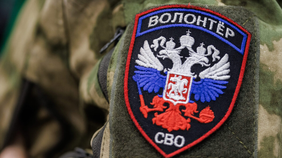 «Спасти бесценную жизнь»: как волонтёры «МИРа» собирают тележки для раненых бойцов