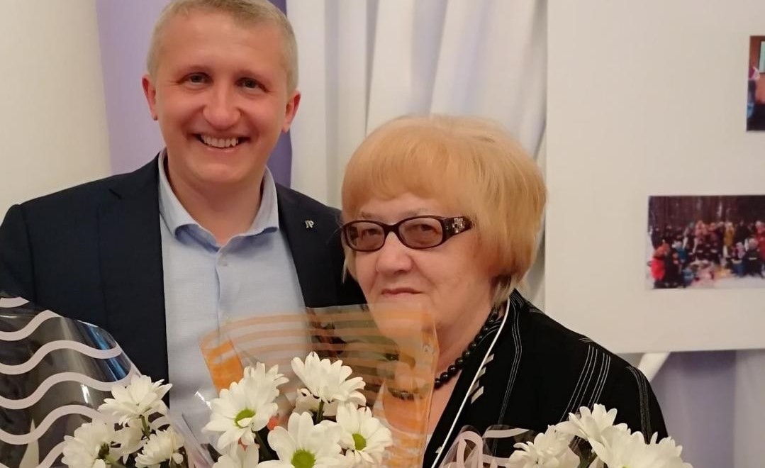 Немногим из нас удаётся после школы сохранить тёплые отношения с нашими учителями