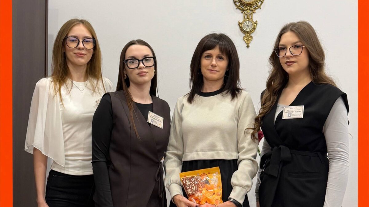 ДЕНЬ УЧИТЕЛЯ В ДОБРО.ЦЕНТРЕ «НЕРАВНОДУШНЫЕ»