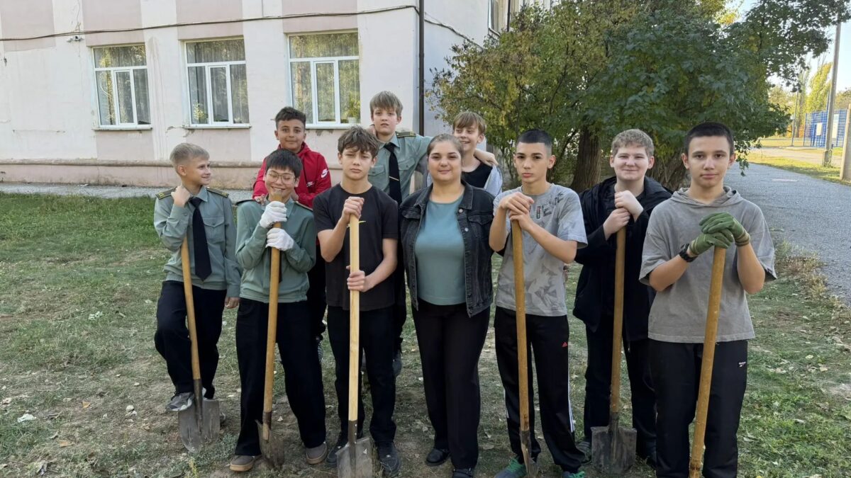 Сегодняшний день — про настоящее добро! 💪 Сначала разбирали гуманитарную помощь: сортировали вещи,…