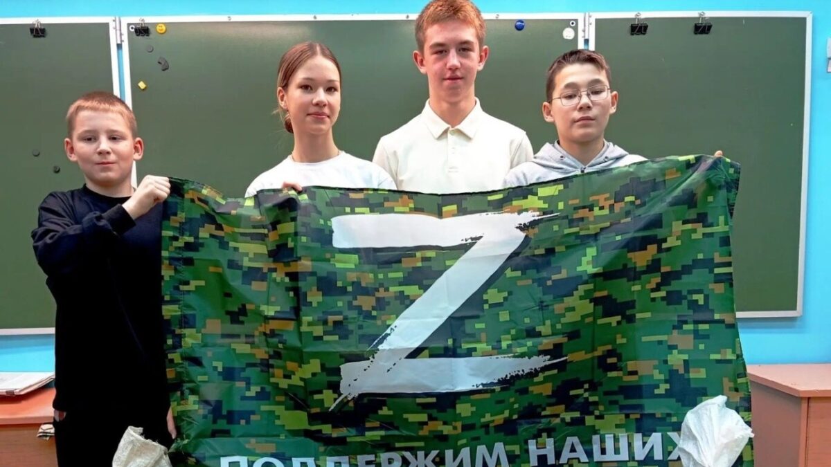 «СвоихНеБросаем»