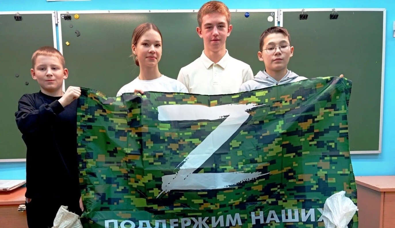 «СвоихНеБросаем»